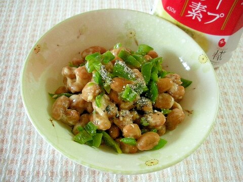 ☆ゆでピーマンと塩昆布入り鶏がら塩糀味納豆☆